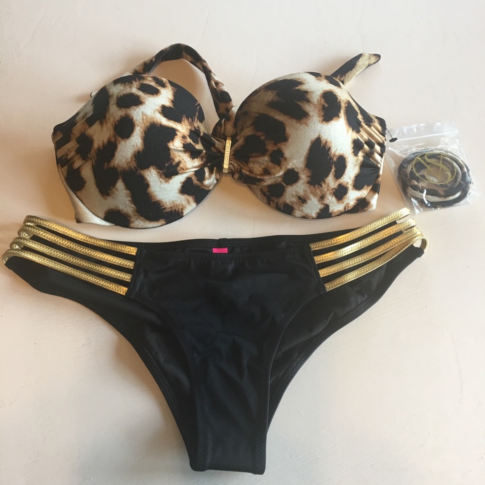 Victoria’s Secret bathing suit 👙😍